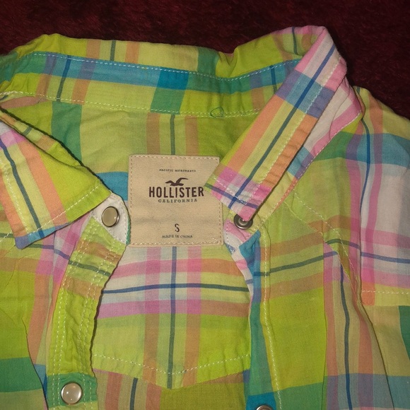 Hollister button up - Picture 2 of 4
